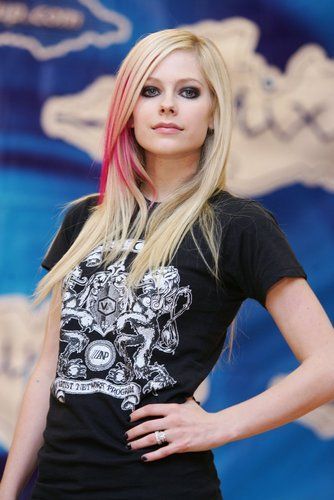 Avril Lavignenin Punk Saç Stilini İnceliyoruz!