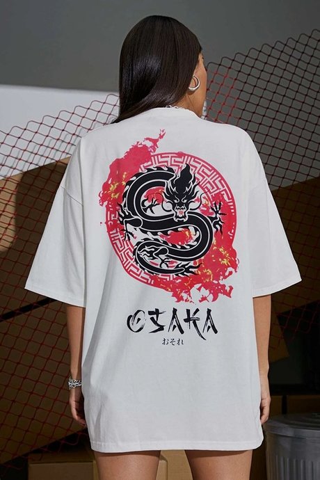 Oversize T-shirtlerle Yazı Dolaplarımıza Taşıyoruz!