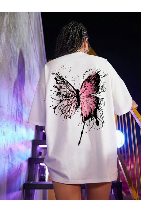 Oversize T-shirtlerle Yazı Dolaplarımıza Taşıyoruz!