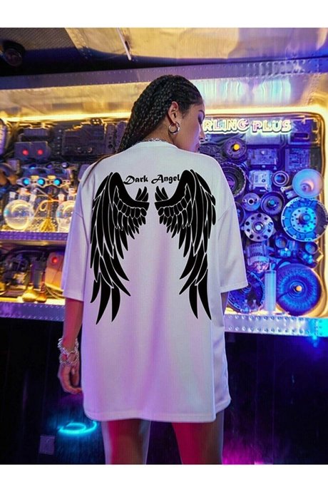 Oversize T-shirtlerle Yazı Dolaplarımıza Taşıyoruz!