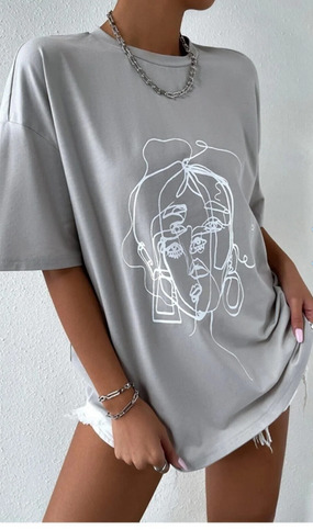 Oversize T-shirtlerle Yazı Dolaplarımıza Taşıyoruz!