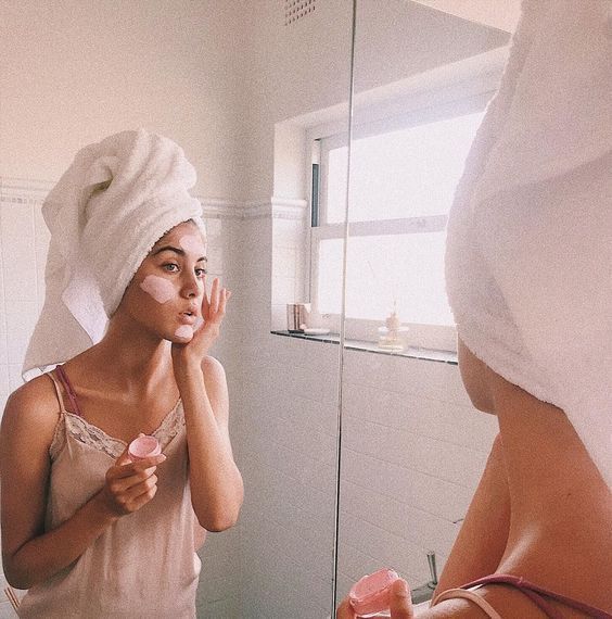 Cilde İyi Gelen Jojoba Yağı Nedir, Nasıl Kullanılır?