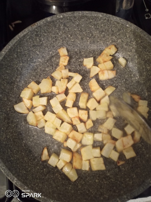 Kahvaltıda Ne Yesem Derdine Seçenek: Patatesli Yumurta!