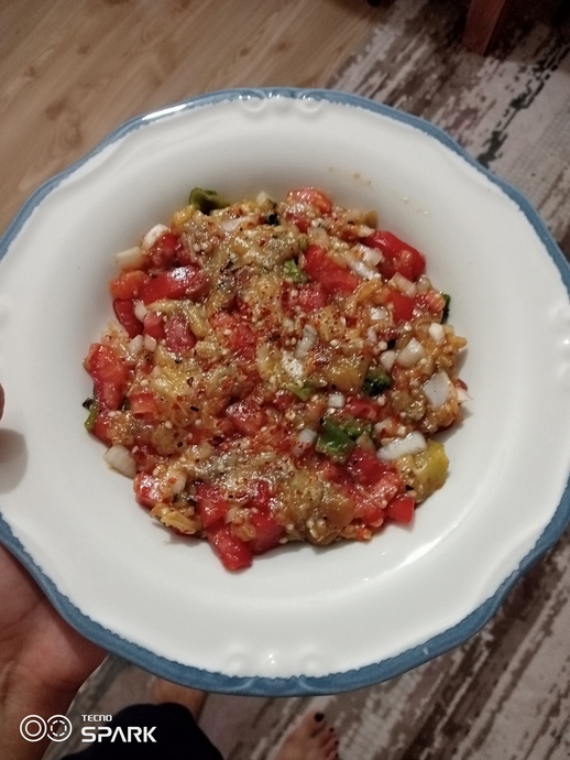 Hem Hafif Hem Lezzetli: Közlenmiş Patlıcan Salatası Tarifi İle Geldim 🥰