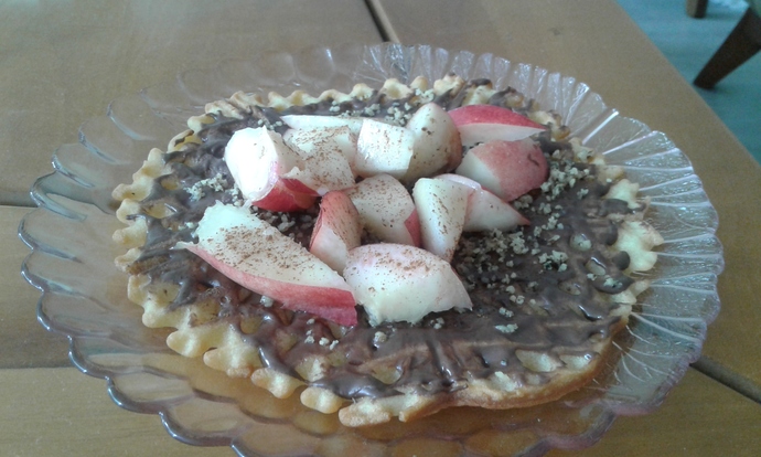 Tatlı Aşıkları Buraya: Dünyanın En Basit Waffle Tarifini Yaptım! 😛