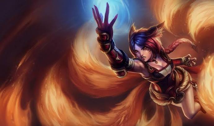 Foxfire Ahri kostümü ile