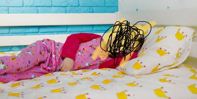 Her geçe yatagıma geliyordu oyun bu Sevda korkma diyordu