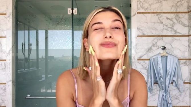 Tatilde Cildiniz Bakımsız Kalmasın: Bu Bakım Rutini Tam Size Göre!