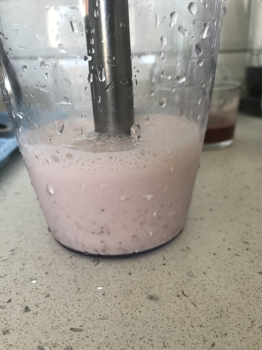Yazın Serinleten Lezzeti: Ev Yapımı Çilekli Milkshake!