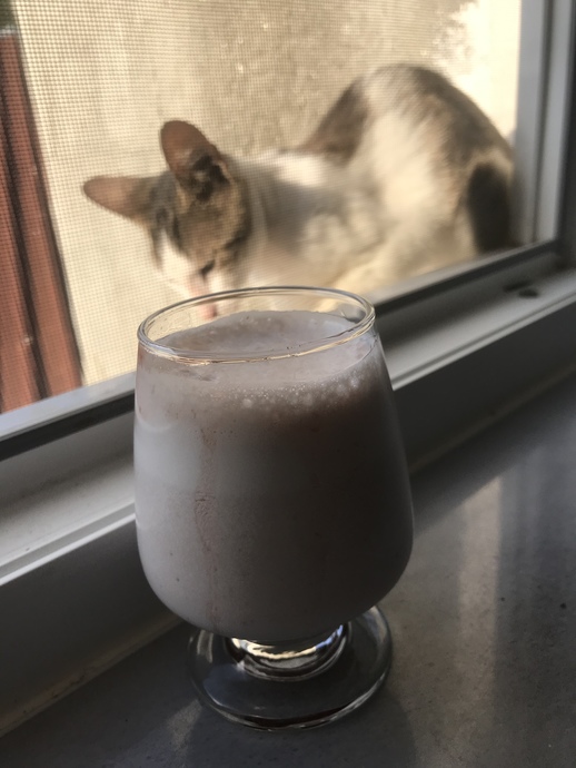 Yazın Serinleten Lezzeti: Ev Yapımı Çilekli Milkshake!