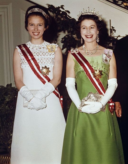 Annesi II. Elizabeth ve Kızı Prenses Anne Elizabeth
