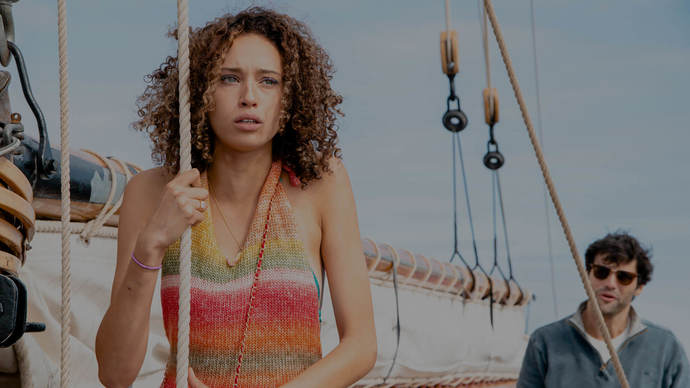 Aşk Üçgeninde Yalan: Into the Deep