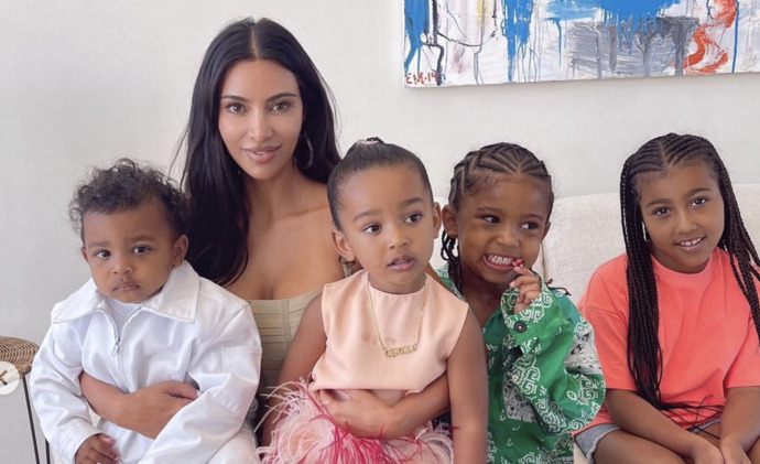 Kardashian-Jenner Ailesinin Çocuklarına Bakıcılık Yapacaksanız Uymanız Gereken 7 Kural