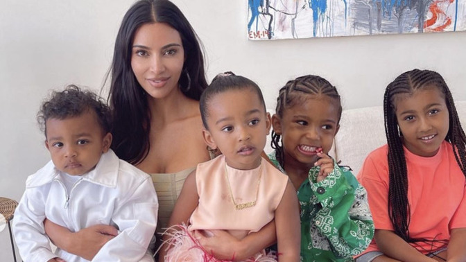 Kardashian-Jenner Ailesinin Çocuklarına Bakıcılık Yapacaksanız Uymanız Gereken 7 Kural