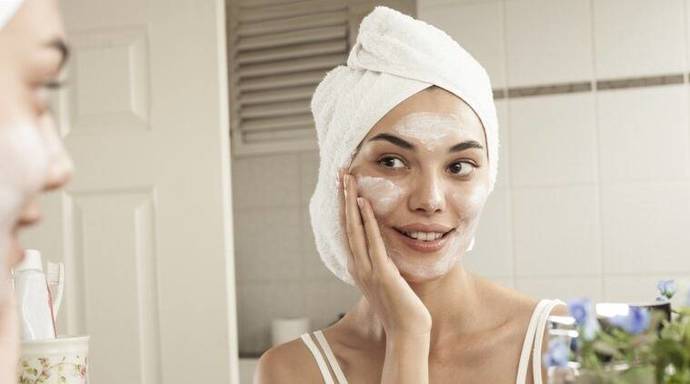 Pul Pul Dökülmenin Önüne Geçiyoruz! Skin Cycling Nedir?