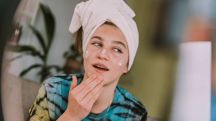 Pul Pul Dökülmenin Önüne Geçiyoruz! Skin Cycling Nedir?