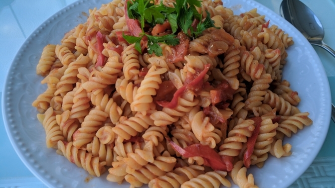Gelin Sizle Napolitan Sos Deneyelim : Napolitan Soslu Makarna 🍝🔪