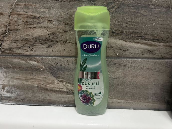 Duştan Hiç Çıkmak İstemeyeceksiniz: Duru Duş Jellerinin En Güzel Çeşitleri!