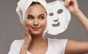 Makyajsız Nasıl Bakımlı Görünebileceğinin Sırlarını Veriyorum