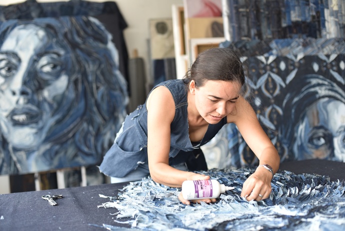 Atık Malzemeler ile Sanat mı Olur? Demeyin; Deniz Sağdıç ile Tanışın, Sürdürülebilir Sanat Serüvenine Katılın...
