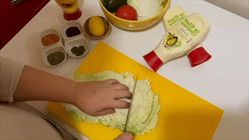 Daha Az Kalori* Çok Lezzet! D Vitaminli Hafif Bi’ Mayonez Dokunuşuyla Sezar Salata Yapıyorum!