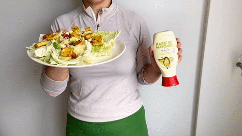 Daha Az Kalori* Çok Lezzet! D Vitaminli Hafif Bi’ Mayonez Dokunuşuyla Sezar Salata Yapıyorum!