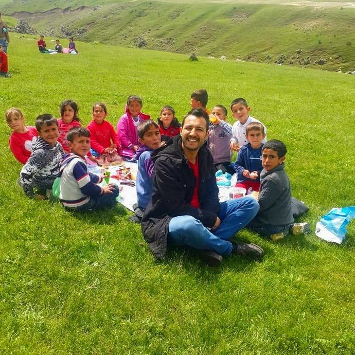 Yeni Nesil Onların Eseri: Öğretmenler Gününde 6 Köy Öğretmeni ve Güne Dair Mesajları KızlarSoruyorda!