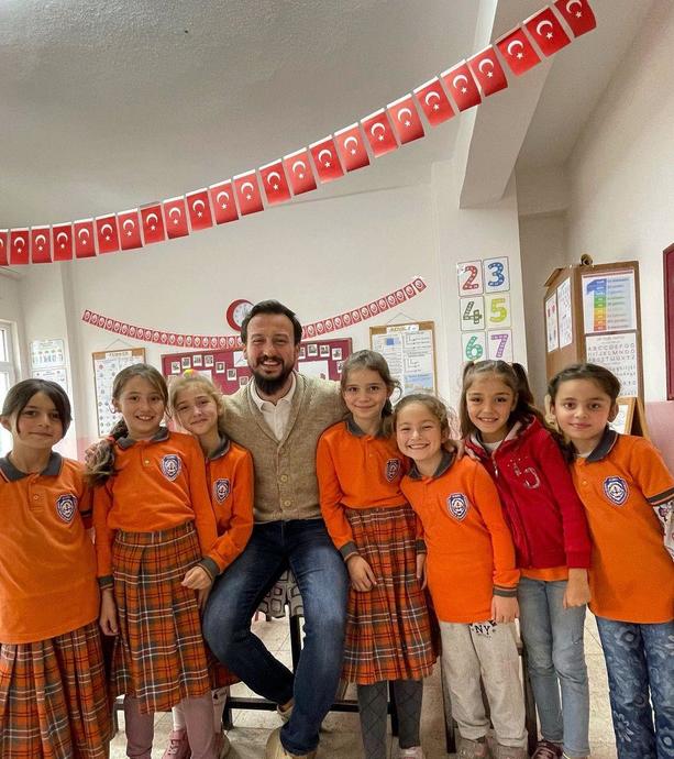 Yeni Nesil Onların Eseri: Öğretmenler Gününde 6 Köy Öğretmeni ve Güne Dair Mesajları KızlarSoruyorda!