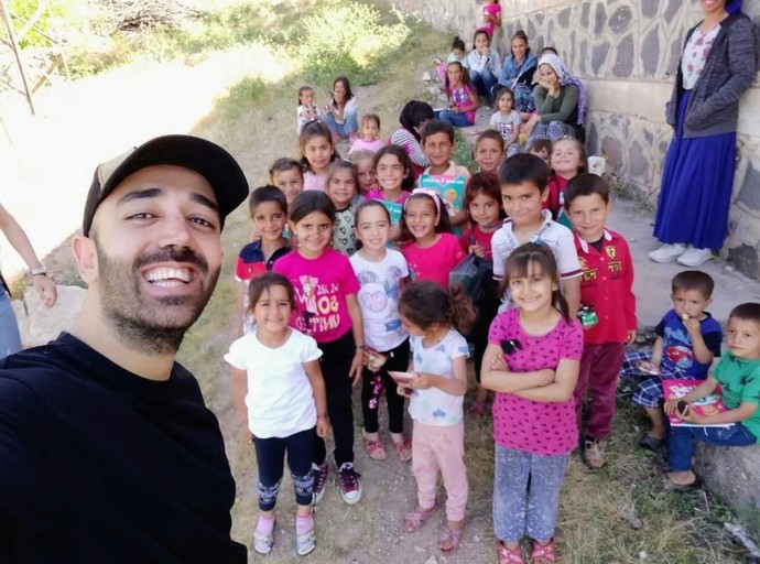 Yeni Nesil Onların Eseri: Öğretmenler Gününde 6 Köy Öğretmeni ve Güne Dair Mesajları KızlarSoruyorda!