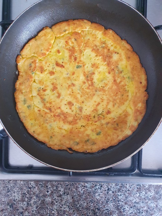 Sizleri Tek Kişilik, Basit ve Oldukça Pratik Peynirli Maydanozlu Kreple Tanıştıracağım