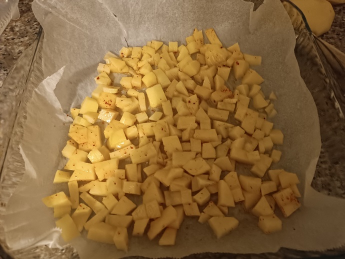 Pilavın Yanına Yakışacak Porsiyonluk Bir Yemek: Güveçte Patates Oturtma