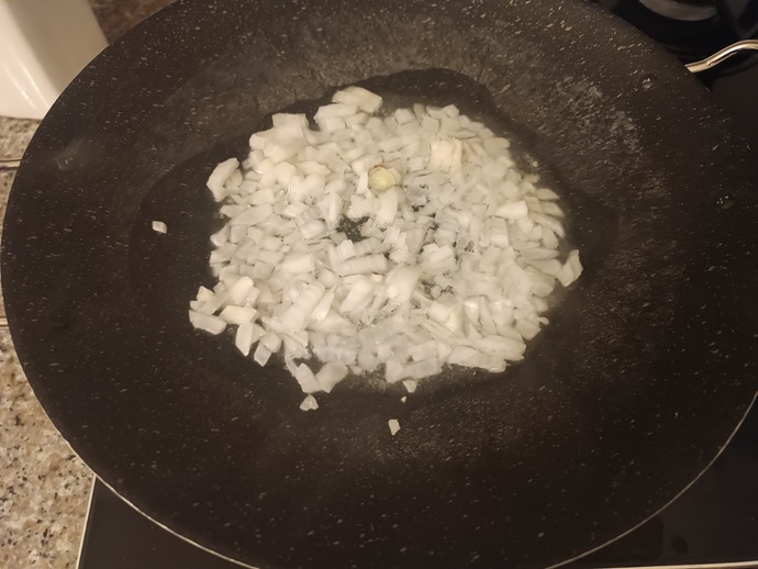 Pilavın Yanına Yakışacak Porsiyonluk Bir Yemek: Güveçte Patates Oturtma