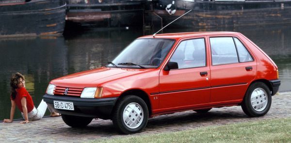 Otoban Faresi Peugeot 205