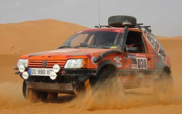 Otoban Faresi Peugeot 205
