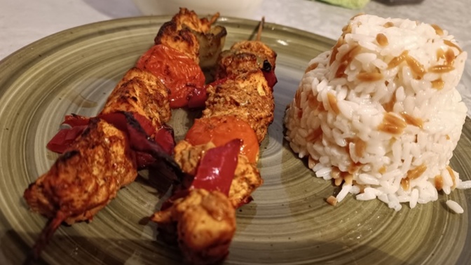 Mangal Tadında Fırında Tavuk Şiş Tarifi