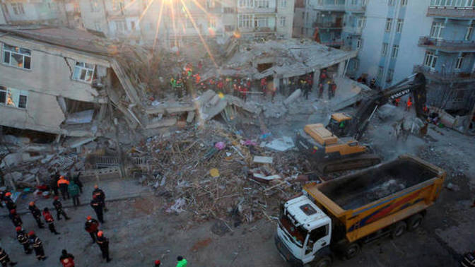 Türkiye'nin Güneydoğusunda 7,7 Büyüklüğünde Bir Deprem Meydana Geldi!