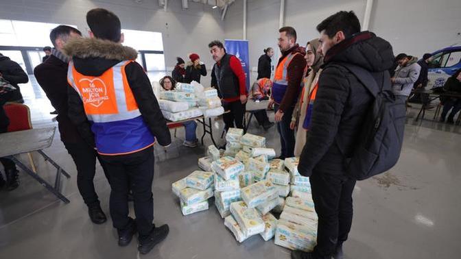 Depremzedelere Yardım Etmek İsteyen İstanbullular, İşte Resmi Yardım Toplama Merkezleri!