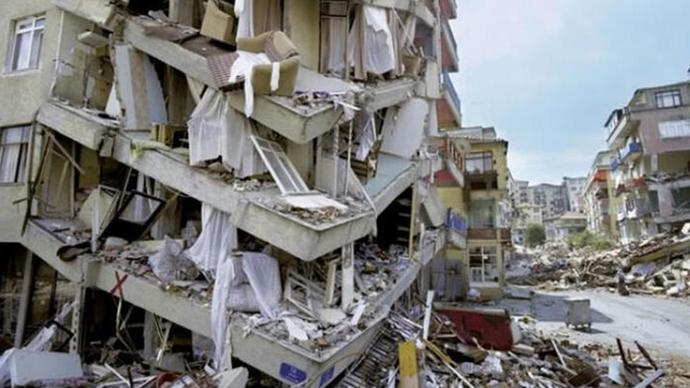 Deprem Anında Nelere Dikkat Etmeliyiz?