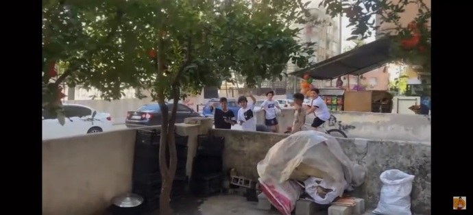 Bu da o evin bahçesi
