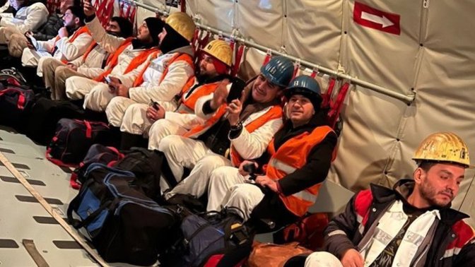 Kahraman Madenciler, Domuzdamı Yöntemiyle Girilmez Denen Yerlerde Can Kurtarıyorlar. Madencilerin Hakkını Nasıl Ödeyeceğiz?