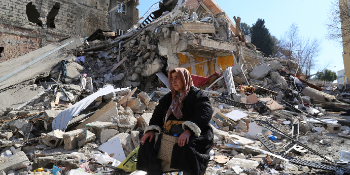 Deprem Bölgesinde Kadın Sağlığını Hangi Riskler Tehdit Ediyor?