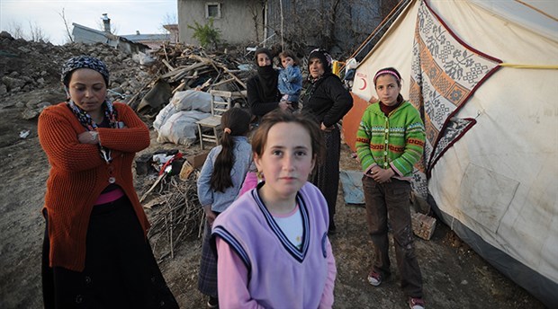 Deprem Bölgesinde Kadın Olmak: Depremzede Kadınların Sağlığı, Bulaşıcı Hastalıklar, İhtiyaçların Dile Getirilmesinde Duyulan Utanç