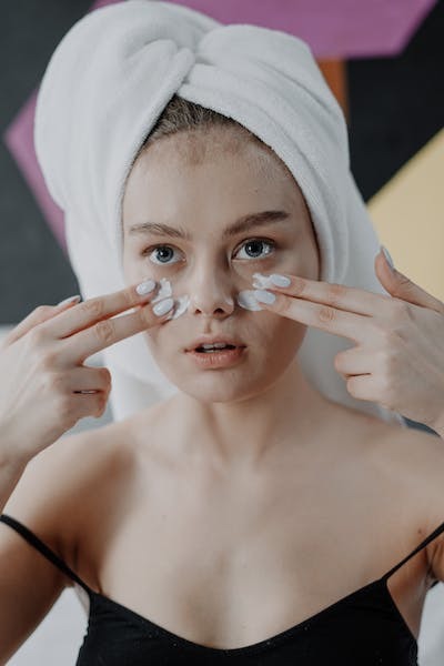 La Roche-Posay Anthelios Age Correct SPF 50 İncelemesi, Yorumları, Avantajları ve Dezavantajları