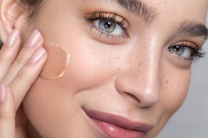 Oriflame The One Everlasting Sync Foundation Light Beige Neutral İncelemesi, Yorumları, Avantajları ve Dezavantajları