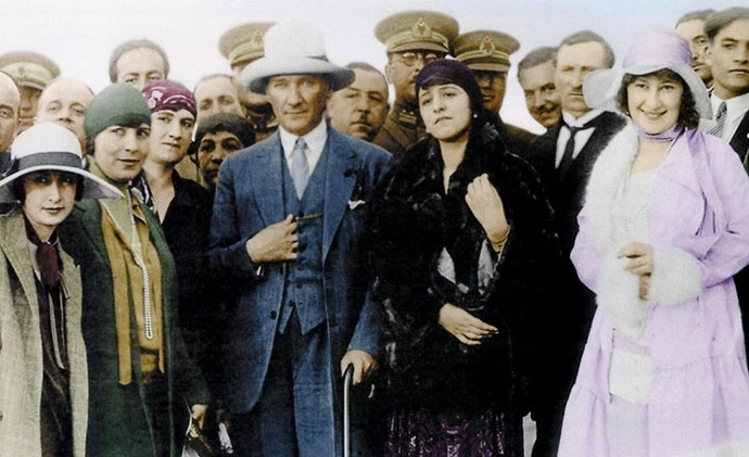 8 Mart Dünya Kadınlar Gününde Bütün Kızlar #BirlikteBirAdımÖne!