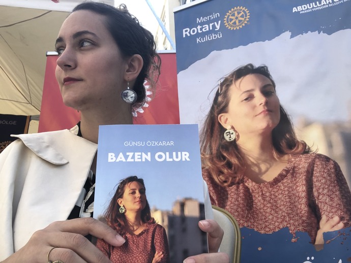 Kendini Geliştirmek İçin Arayıştan Hiç Vazgeçmeyen Sanatçı ve Yazar Günsu Özkarar İlham Dolu Yolculuğunu Anlattı!
