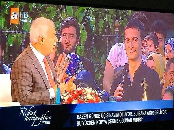 Bir Ramazan Klasiği: Nihat Hatipoğluna Sorulmuş İlginç Sorular!