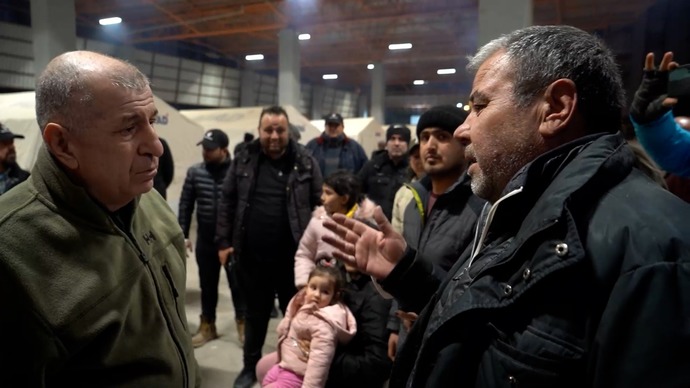 Siyasiler Deprem Bölgesinde Neler Yaptı?