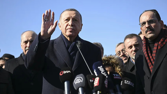 Siyasiler Deprem Bölgesinde Neler Yaptı?