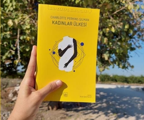 Kütüphane Haftası’nda Okuyor, Güçleniyor, Bir Adım Öne Çıkıyoruz! Güçlü Kadınları Konu Edinen 5 Çarpıcı Kitap